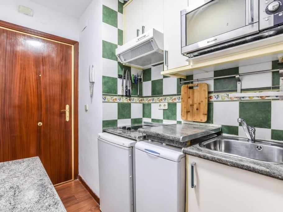 Апартаменты Apartamento Puente De Segovia Мадрид Экстерьер фото