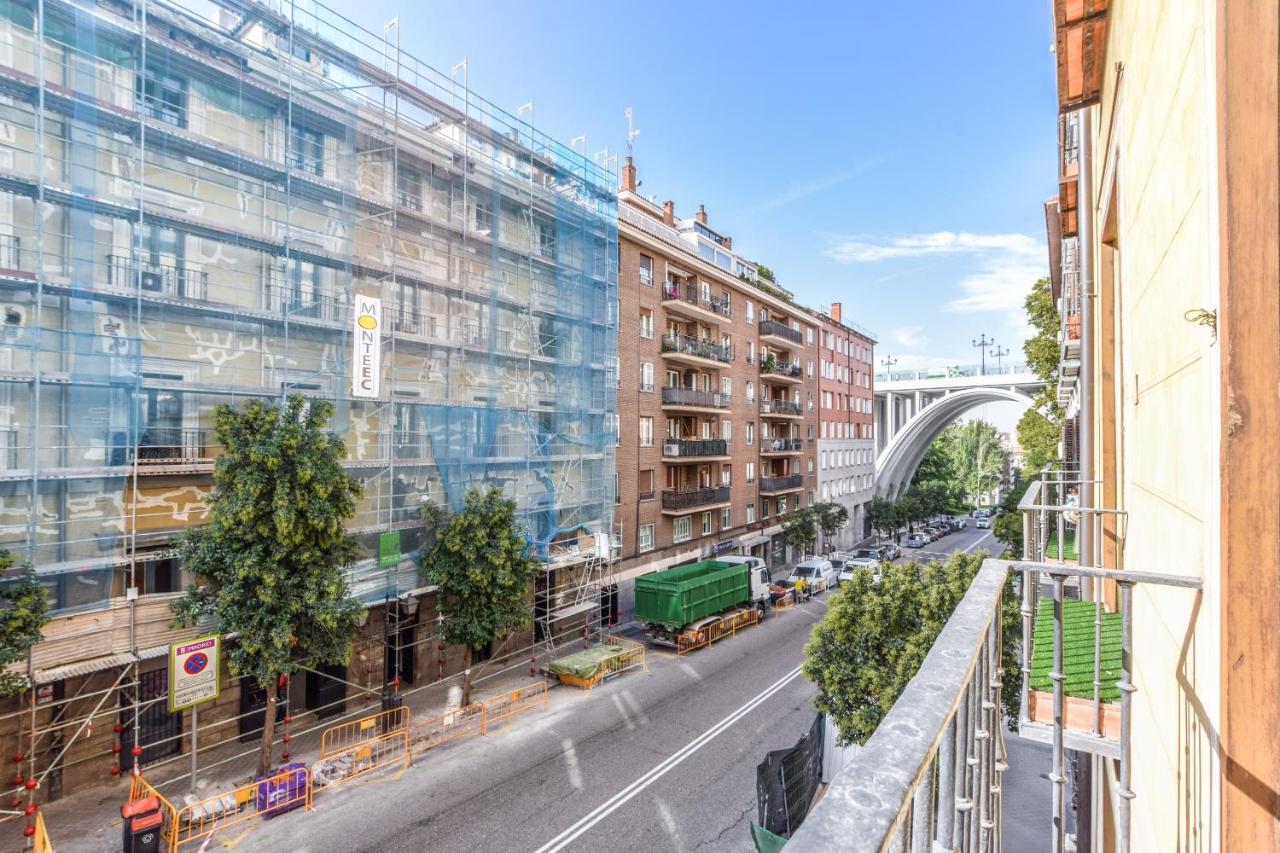 Апартаменты Apartamento Puente De Segovia Мадрид Экстерьер фото