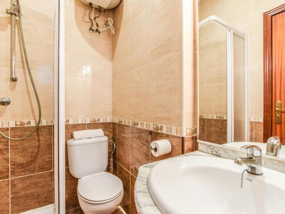 Апартаменты Apartamento Puente De Segovia Мадрид Экстерьер фото